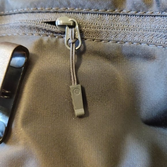 NWT Lululemon Everywhere Belt Bag BLACK Rare Original OG Version Classic EBB 1L - Picture 8 of 12